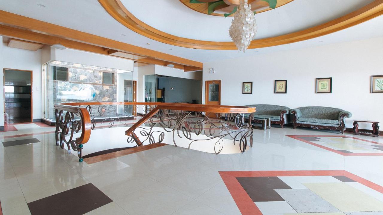 Reddoorz Premium @ Nick Hotel Gerona Tarlac Tarlac City Exterior foto