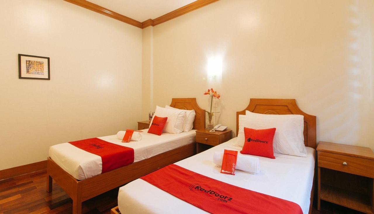 Reddoorz Premium @ Nick Hotel Gerona Tarlac Tarlac City Exterior foto