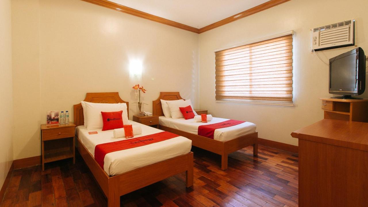 Reddoorz Premium @ Nick Hotel Gerona Tarlac Tarlac City Exterior foto
