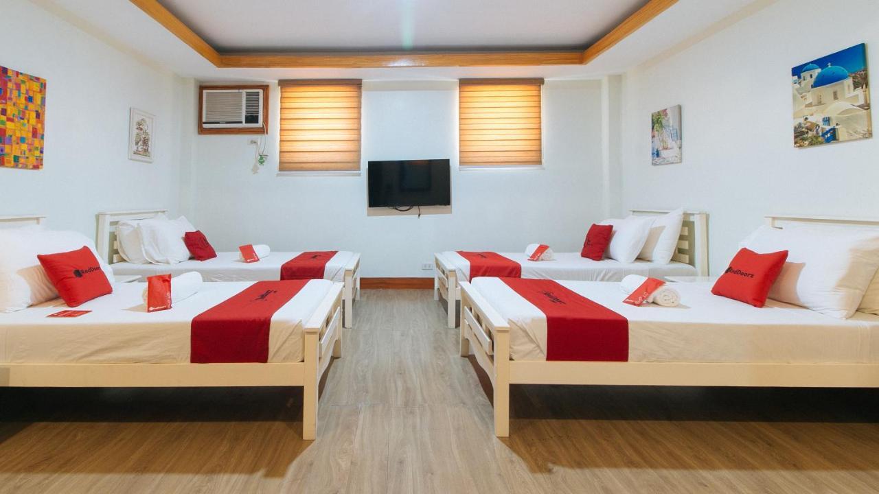 Reddoorz Premium @ Nick Hotel Gerona Tarlac Tarlac City Exterior foto